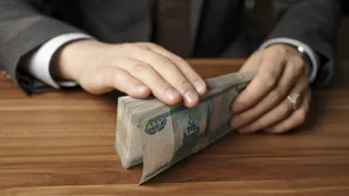 В Нижнекамске адвокат обещала «договориться» с судьей за 3,3 млн. рублей