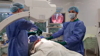 Рязанский нейрохирург провел мастер-класс по оперированию позвоночника