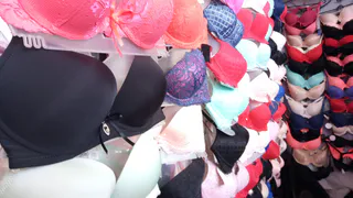 Прощайте иллюзии... Продавцы рязанского вещевого рынка прокомментировали падение спроса на вычурные бюстгальтеры