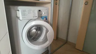 Засыпаю картофельный крахмал прямо в стиралку: старый тюль белее облака - без всякой дорогой химии