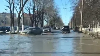 Долгожданная весна: в Рязани талым снегом затопило проезд Шабулина