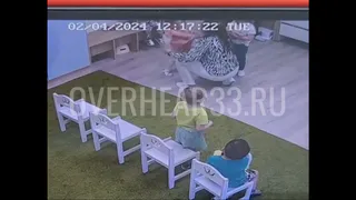 В частном детсаду во Владимире воспитатель ударила трёхлетнюю девочку