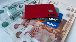 Сбер уведомил россиян, у кого деньги хранятся на банковской карте