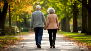 После 60 лет - обязательно: меньше ходите пешком и делайте эти 5 вещей, чтобы жить по-настоящему