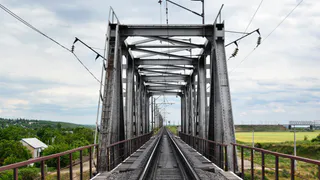 В Татарстане девушка упала с моста при попытке сделать селфи