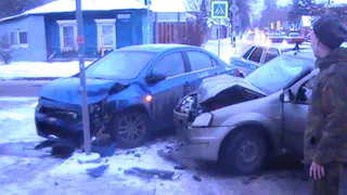 ДТП в Роще - столкнулись Рено и Шевроле