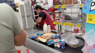 На кассах в "Пятерочке" появилась новая хитрость для тех, кто платит по карте - запомните фразу, чтобы сказать ее продавцу в нужный момент