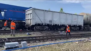 Грузовой полувагон сошел с рельсов в Коми, прокуратура проводит проверку
