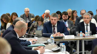 Губернатор Богомаз принял участие в совещании при министре финансов России Силуанове