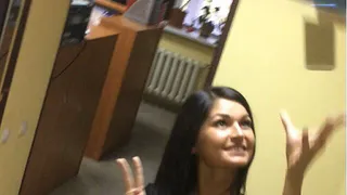 Испытано на себе: Новая мода на селфи поможет разбить ваш телефон