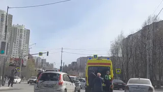 На улице Новоселов в ДТП с маршруткой пострадала женщина