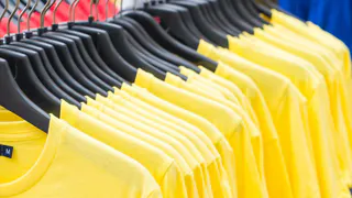 Воркутинец стал жертвой неизвестного продавца футболок