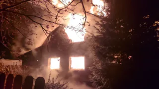 В Александровском районе ночью сгорел частный дом в деревне Ведёво