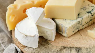 Не берите это даже по скидке: в Роскачестве назвали марки сыра, которые нужно обходить стороной
