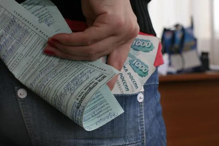 Нечистому на руку фельдшеру из Магнитогорска удалось избежать уголовного наказания