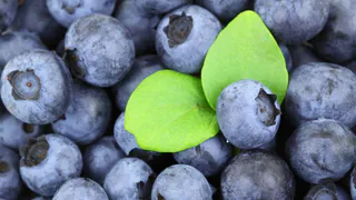 Эта ягода — самая вредная: а мы едим ее покупаем как изысканный деликатес на все праздники, еще и детей кормим