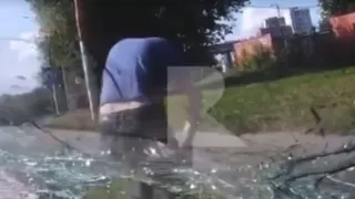 Вдребезги: опубликованы кадры с видеорегистратора машины, которая попала в аварию на Спортивной