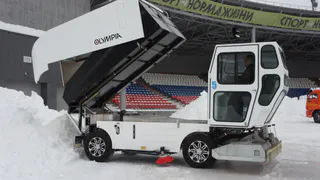 Магнитогорский "Металлург" продолжил выездную серию матчем в Хабаровске против "Амура"