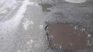 В Бессоновке тяжелые фуры разбили дорогу, а на реке заметили плотину