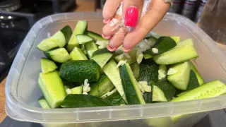 Жаль, что раньше не знал, как правильно хранить огурцы свежими до 6 месяцев до самого Нового года без консервации