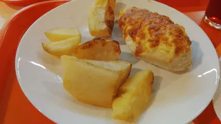 Сенатор Муругов продегустировал меню рязанской школы