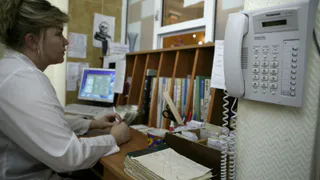 Как работают нижнекамские поликлиники в праздник?