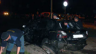 В Захаровском районе Ауди улетела в реку Жрака, пассажир погиб