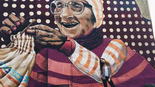 Портрет 90-летнего хирурга из Рязани украсил улицу Красноярска