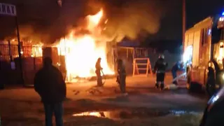 Соцсети: в Строителе загорелся склад