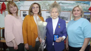 Ветеран потребкооперации Миранда Кольцова получила медаль к 555-летию Чебоксар