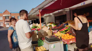 Сколько стоят сезонные ягоды на рынке Чебоксар в начале июля