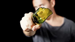 Новозыбковец отправится в колонию за нападение на полицейских с «розочкой»