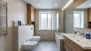 Ходить в туалет на унитаз больше не в моде: новый туалетный тренд скоро дойдет до России