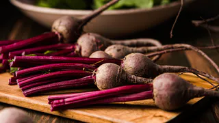 Свекла за 15 минут: хитрость, которая избавит от долгой варки