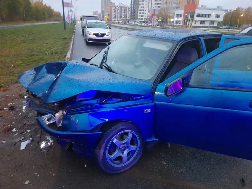 В Нижнекамске на проспекте Шинников рано утром произошло ДТП