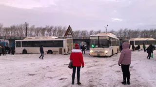 Откапываем вместе: в Нижнекамске автобусы «утонули» в сугробах