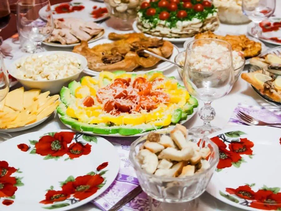 Стал известен рецепт салата, который лучше не стоит готовить к Новому году