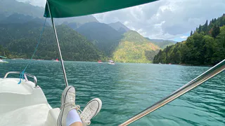 5 лет возила туры в Абхазию, пока не подошел мужчина в скромной рубахе: почему поездка к Чёрному морю стала последней