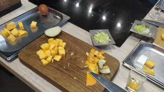 Как задобрить Зеленую Змею и стать богатым: что необходимо поставить на новогодний стол 2025