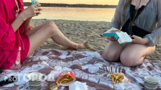 Только женщина с низким интеллектом так ведет себя в компании: вы будете удивлены