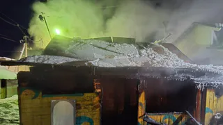 Пожарные Коми отреагировали на возгорания в электростанции, бане и дачном доме