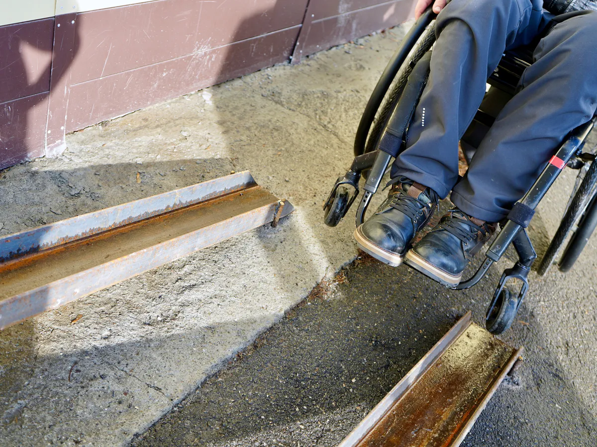 Поликлиника без доступа: в Челябинской области проверка вскрыла нарушения прав инвалидов