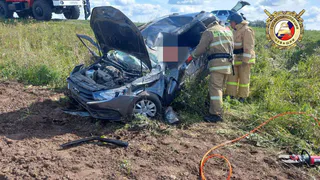 В Чувашии водитель легковушки не справился с управлением на повороте, съехал в кювет и погиб