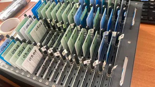 Сотрудник сотовой компании в Чебоксарах незаконно продал 300 сим-карт через интернет