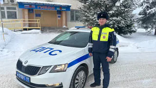 Неравнодушные полицейские Коми помогли водителю