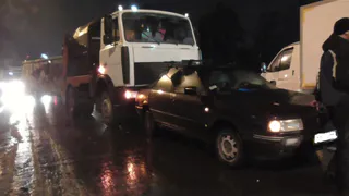 На Михайловском шоссе произошло ДТП с грузовиком "МАЗ" - есть пострадавшие