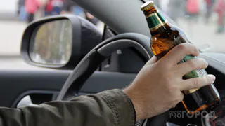 Жителя Коми лишили и машины, и прав за повторное пьянство за рулем