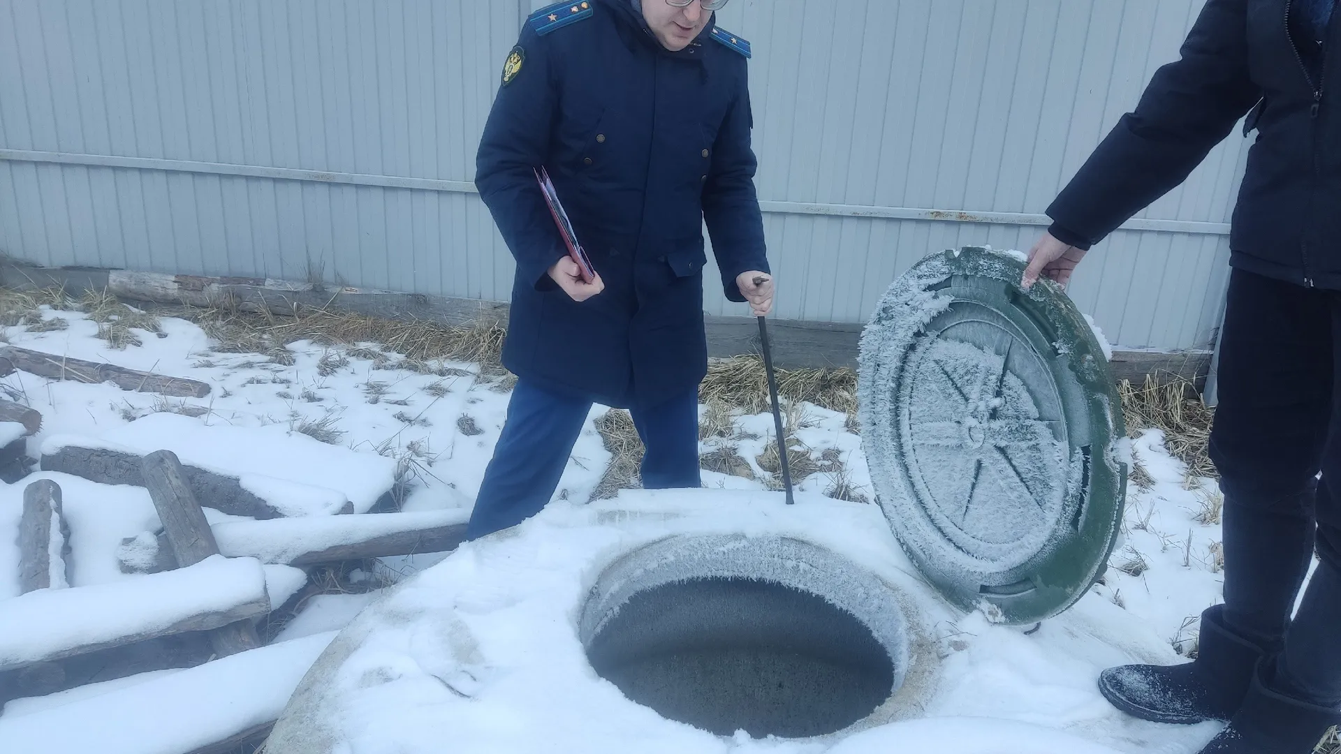 Многодетной семье из Судогодского района устроили проблемы с канализацией