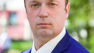 Брянский депутат Сергей Антошин поздравил жителей региона с Днём Знаний