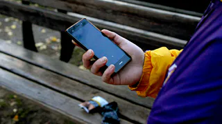 Теперь перевод денег друзьям и родным под запретом: о чем нельзя писать, чтобы не остаться без банковской карты